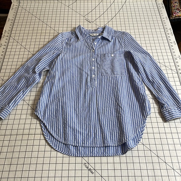 Caffe Marrakesh blue/white striped tunic, adjustable sleeves, button up w collar - Picture 4 of 9